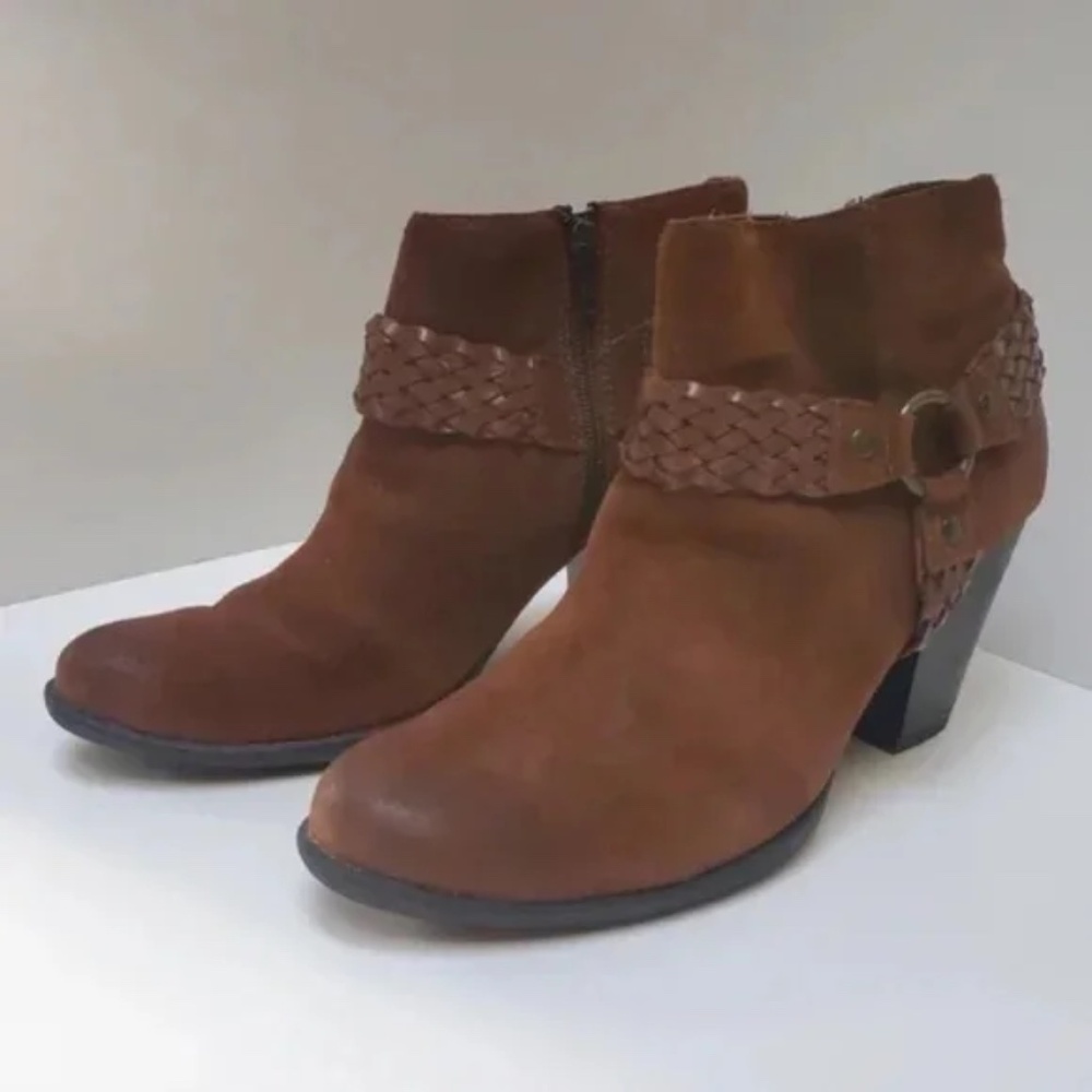 B.O.C. Suede Western Heeled Booties 7-7.5